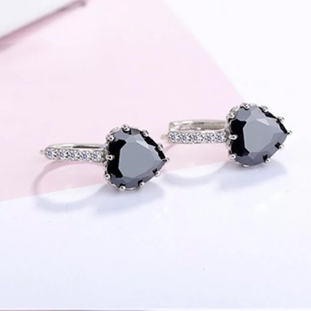 New 925 Silver Romantic Heart Sapphire Earrings - Picture 2 of 3